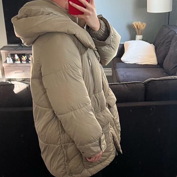 Zara Winter Puffer - Picture 2 of 3